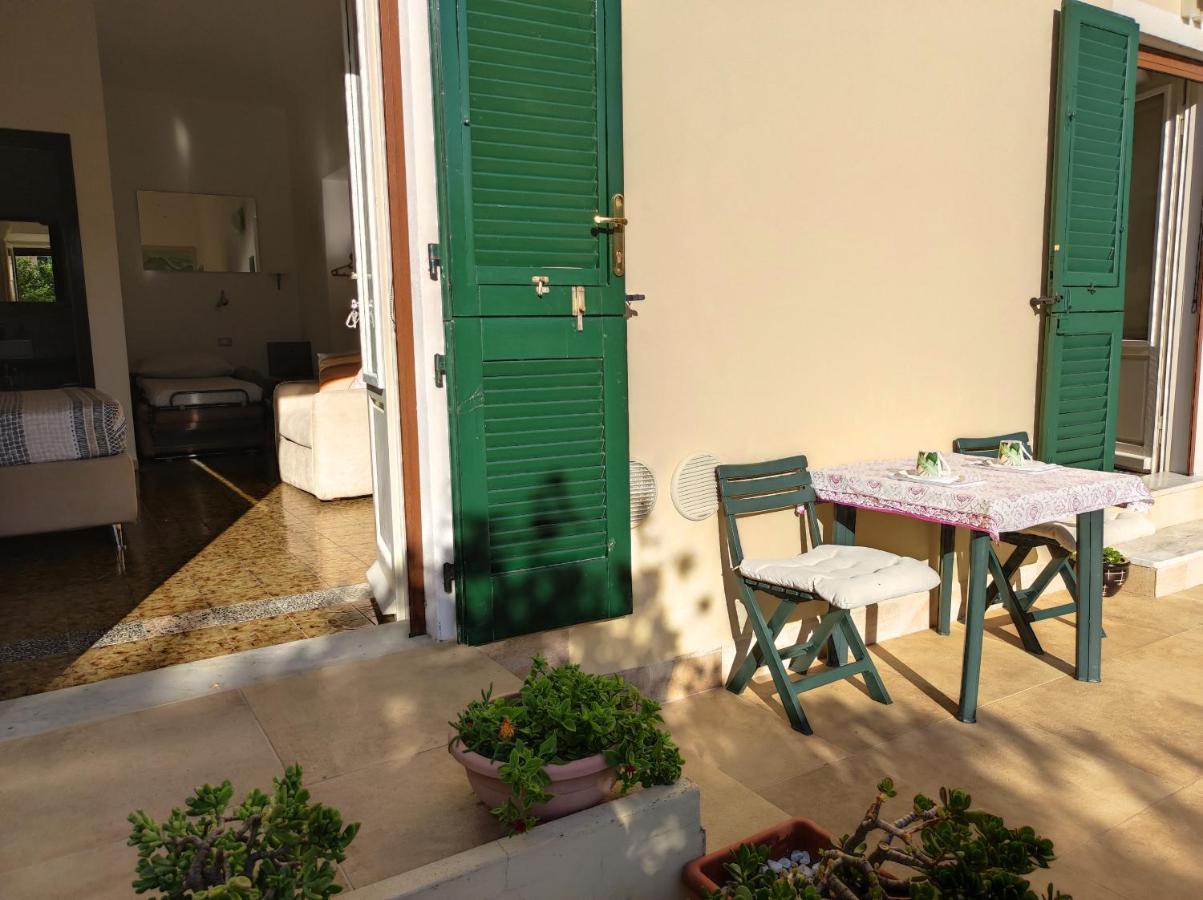 Il Giardino Di Tatiana Rooms & Breakfast La Maddalena  Buitenkant foto