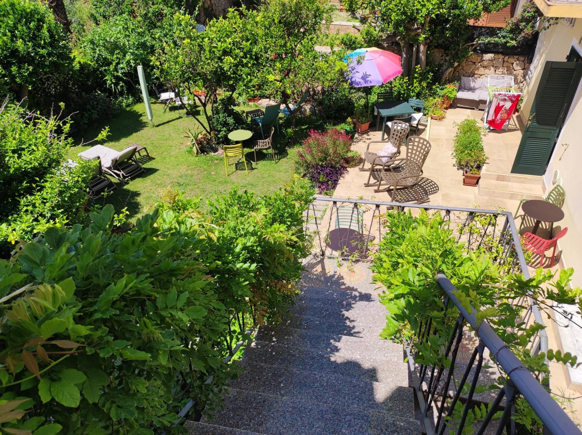 Il Giardino Di Tatiana Rooms & Breakfast La Maddalena  Buitenkant foto