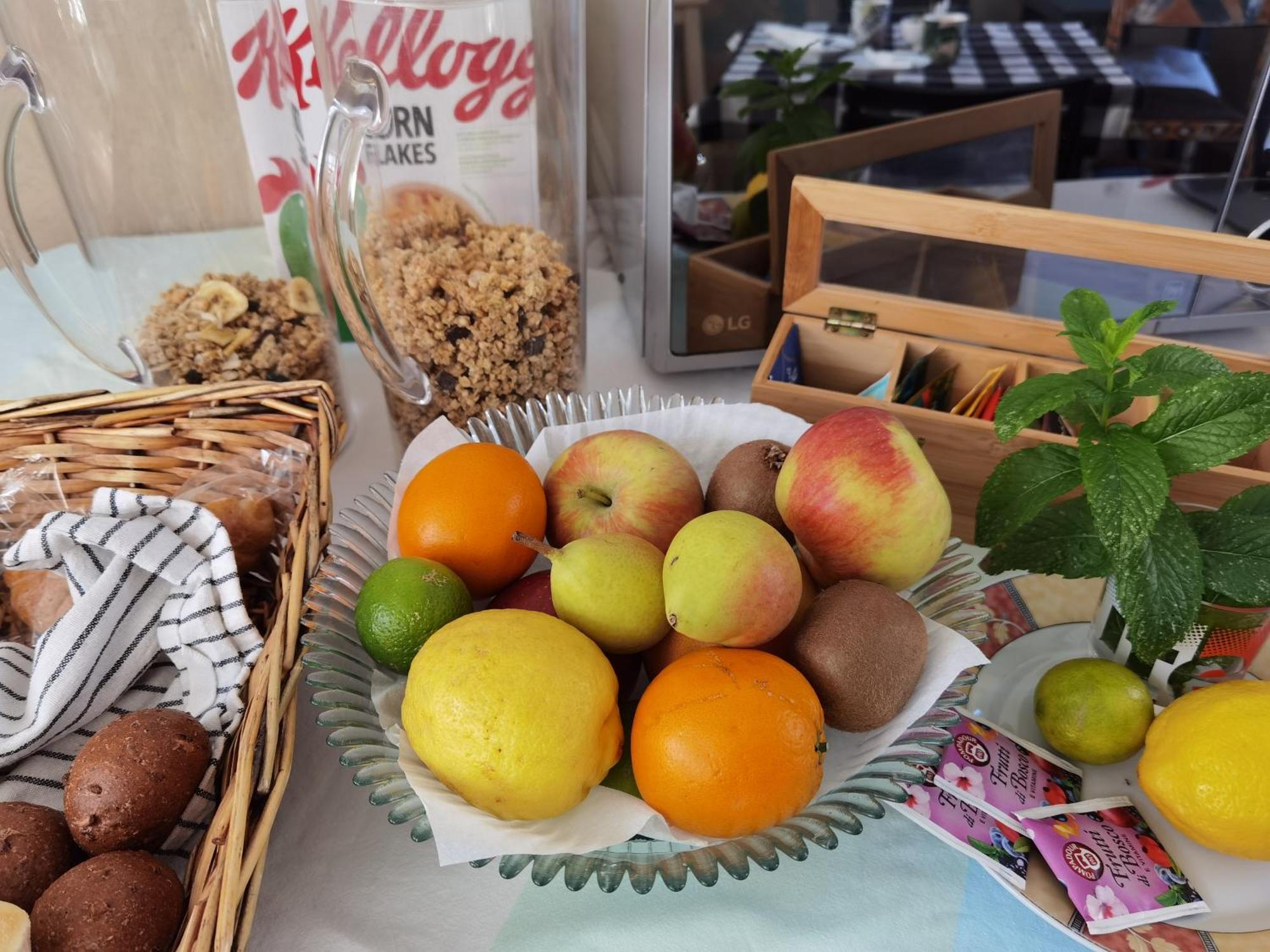 Il Giardino Di Tatiana Rooms & Breakfast La Maddalena  Kamer foto