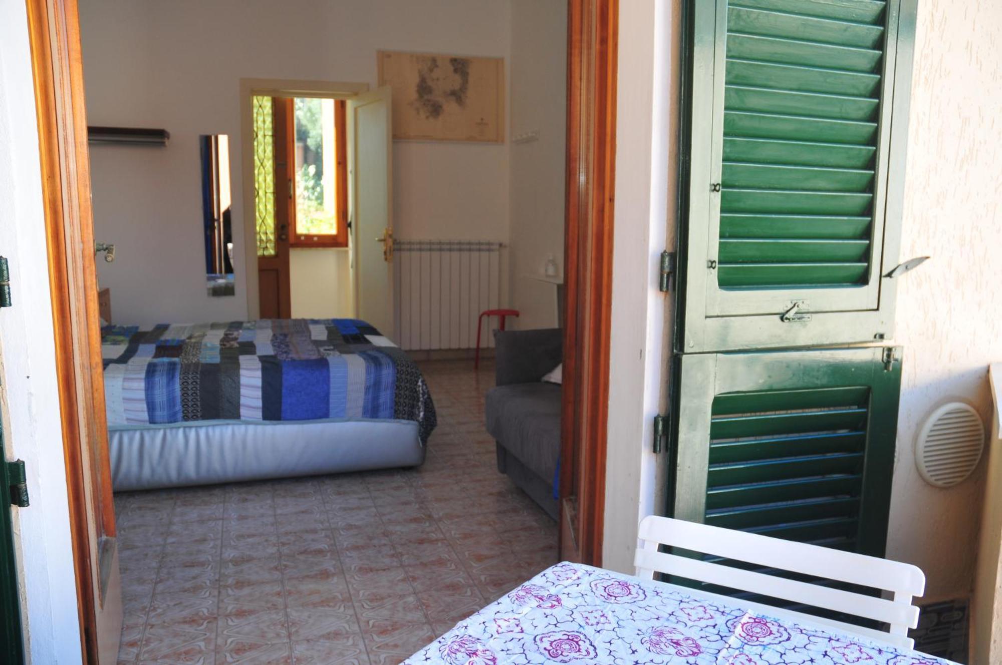Il Giardino Di Tatiana Rooms & Breakfast La Maddalena  Kamer foto