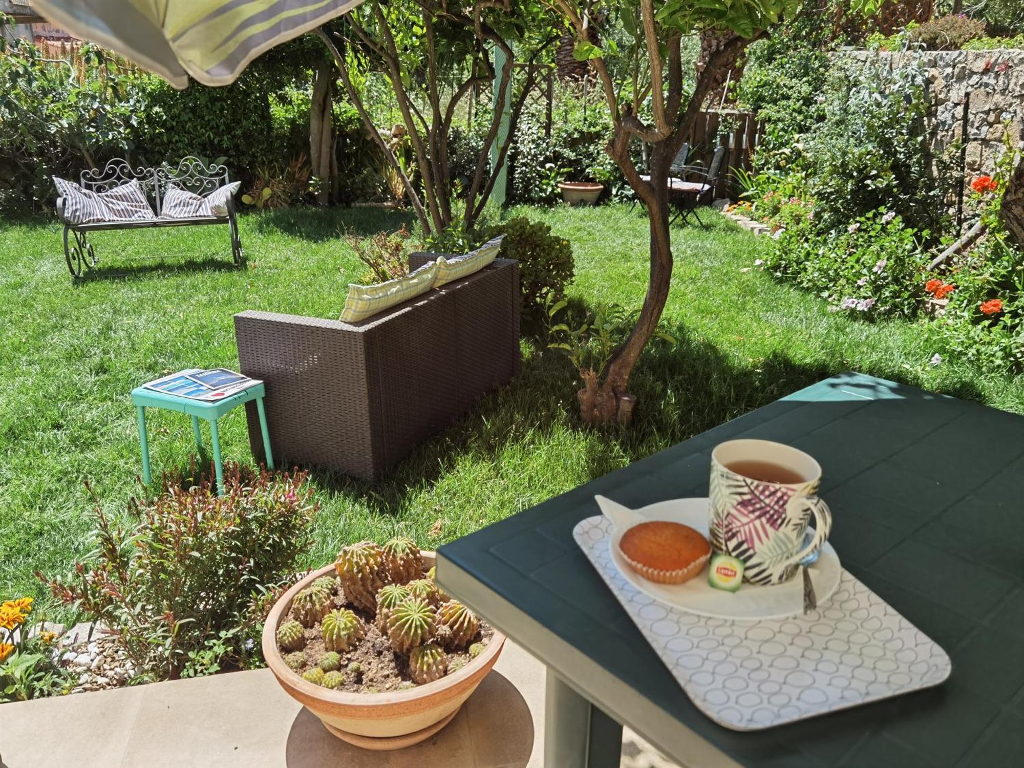 Il Giardino Di Tatiana Rooms & Breakfast La Maddalena  Kamer foto