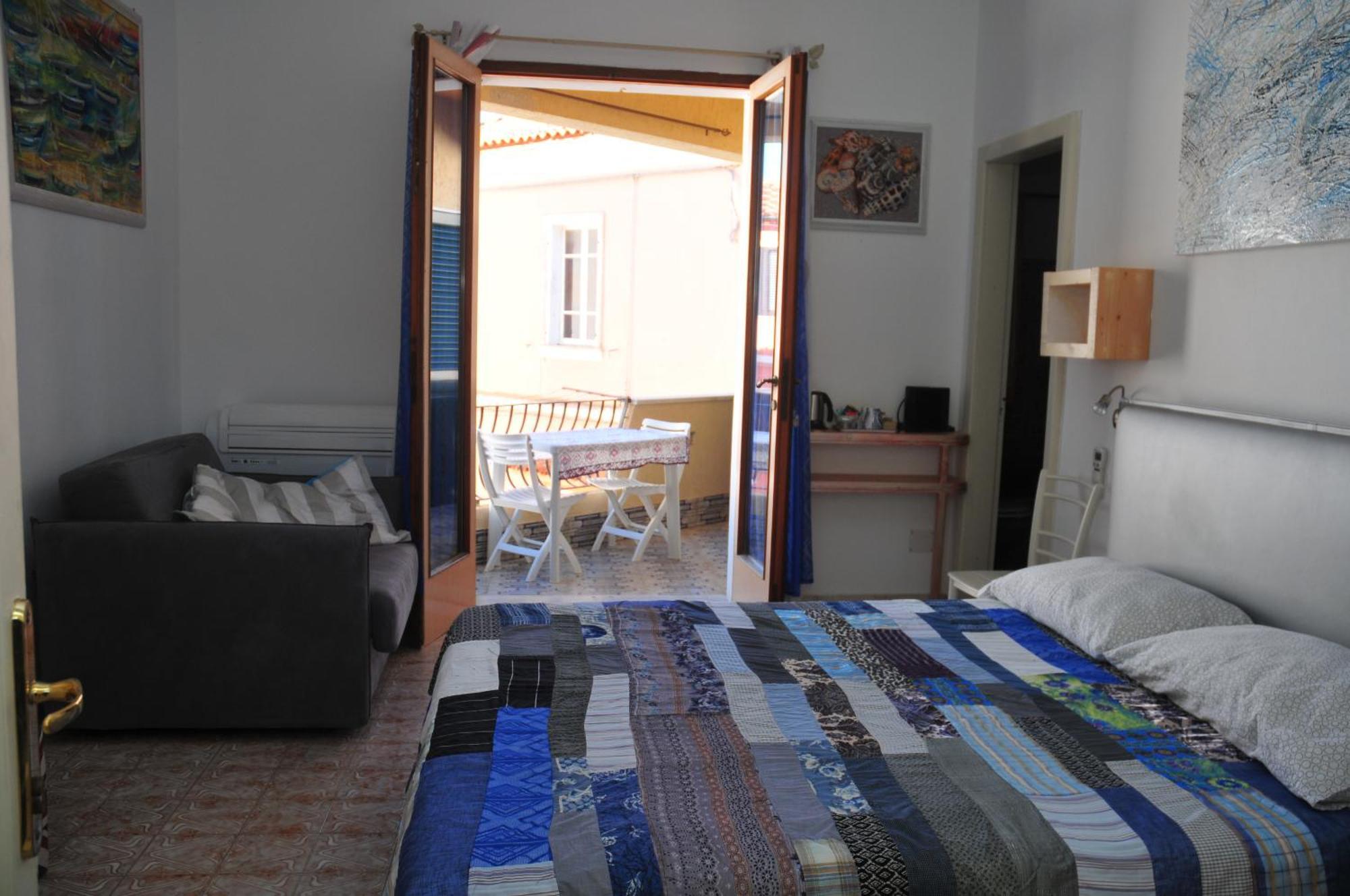 Il Giardino Di Tatiana Rooms & Breakfast La Maddalena  Kamer foto