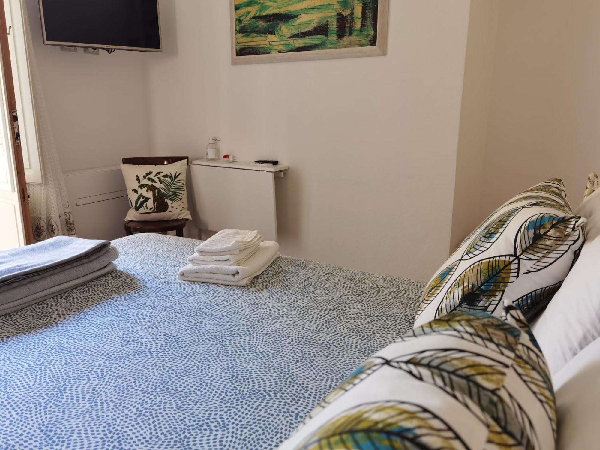 Il Giardino Di Tatiana Rooms & Breakfast La Maddalena  Kamer foto