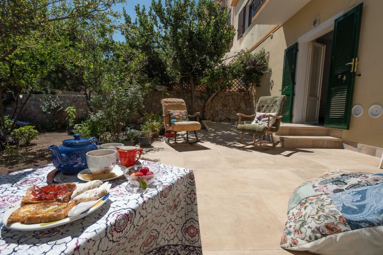 Il Giardino Di Tatiana Rooms & Breakfast La Maddalena  Buitenkant foto